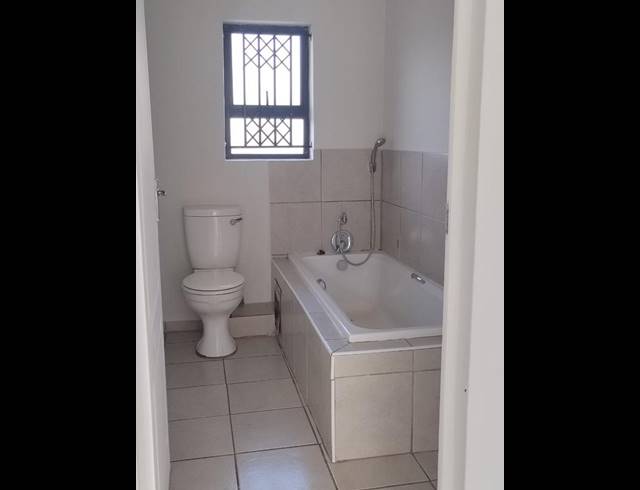 2 BEDROOM PROPERTY TO RENT IN NEWLANDS EAST